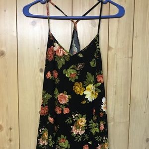 Black floral tank top, size: M, good shape.
